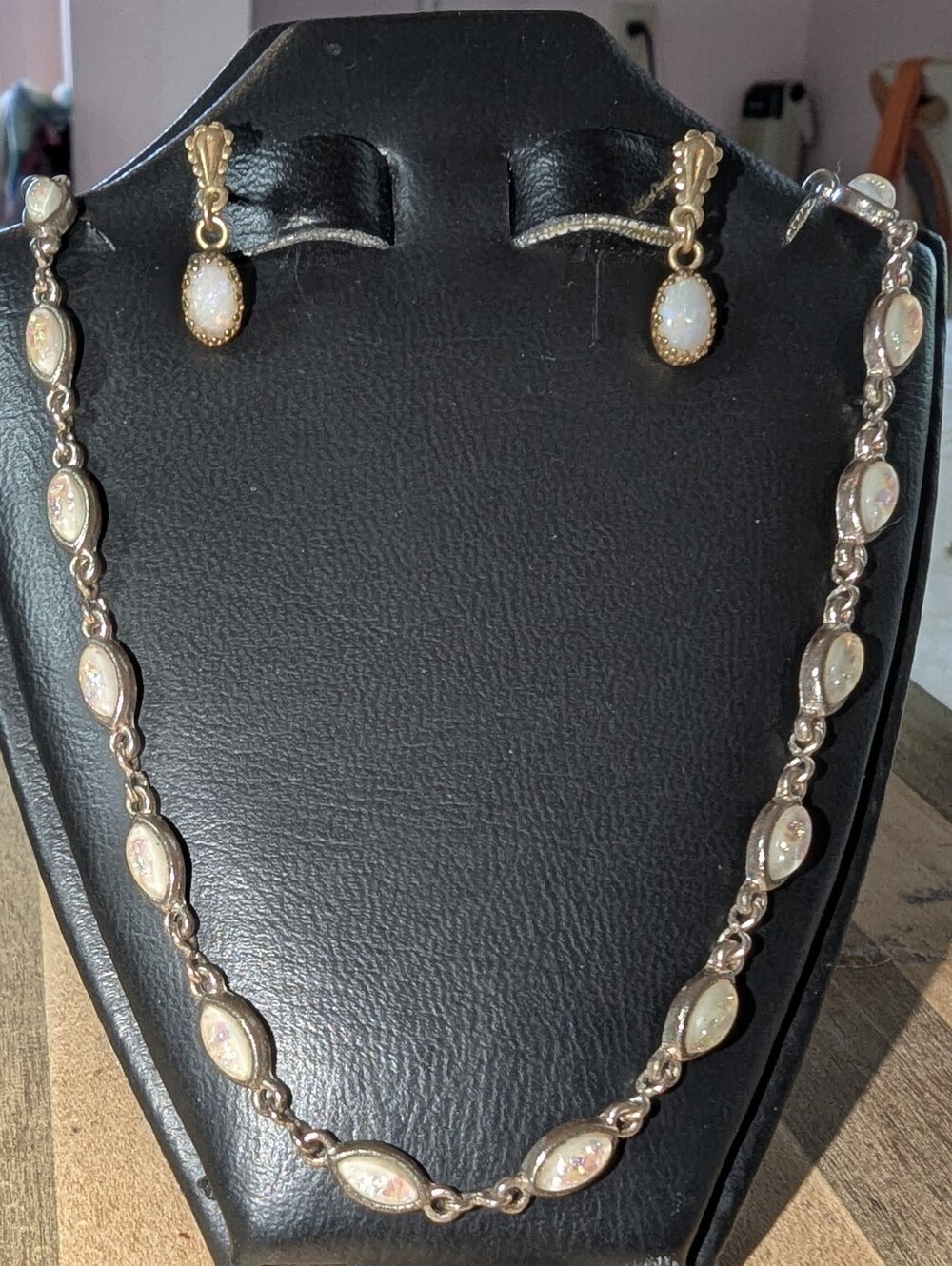 VTG Y2K Iridescent Marquise Link – Faux Opal Choker & Earrings + FREE GIFT